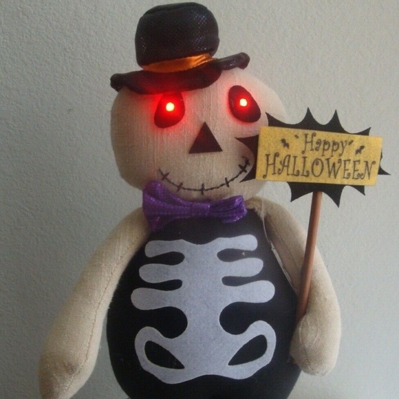 Skeleton w Led Eyes & Happy Halloween sign  Standing Doll  NEW - Picture 7 of 8